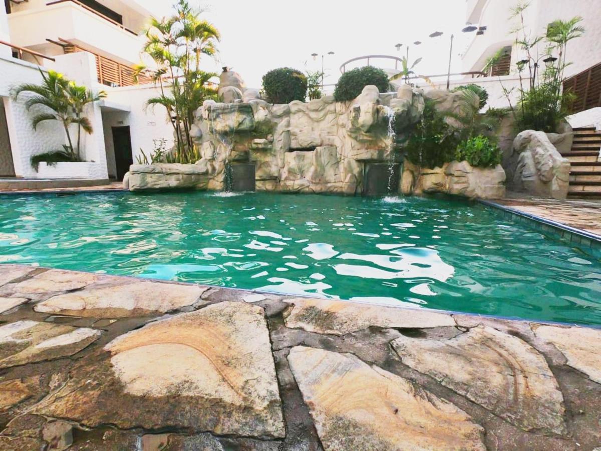 Suites Casa Blanca Santa Cruz de La Sierra Exteriör bild